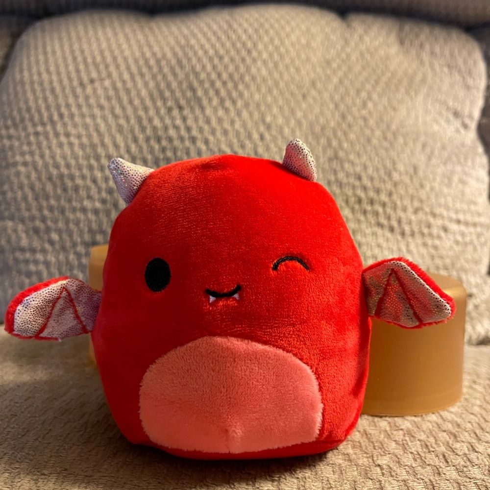 Karli The Red Devil/Bat Mini Squishmallow Halloween Mystery Capsule